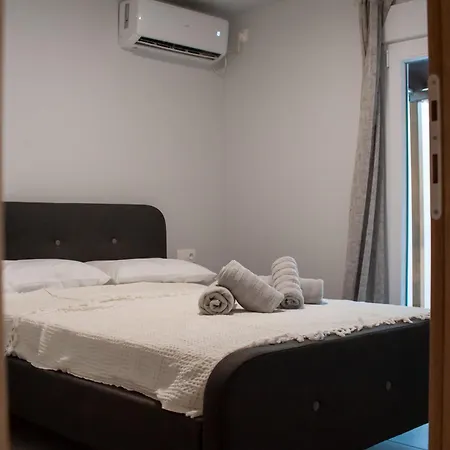 Nv House Landhuis Mikrá Mandínia